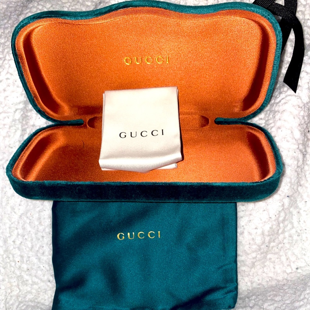 Authentic Gucci Green Suede Large Sunglasses Case & Silk Bag